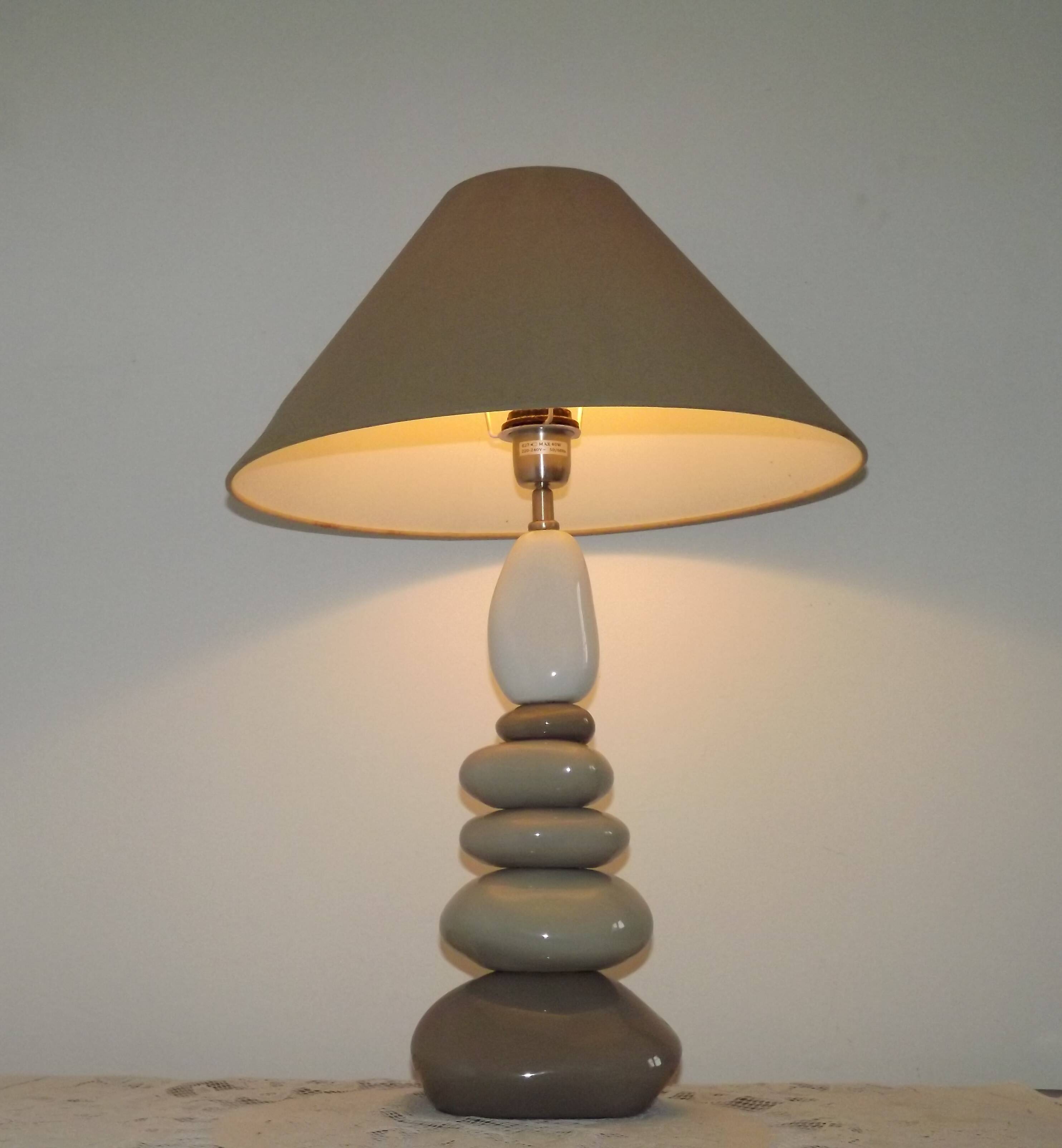 Large vintage table lamp from the 1990s in brown and beige ceramic with a lampshade.