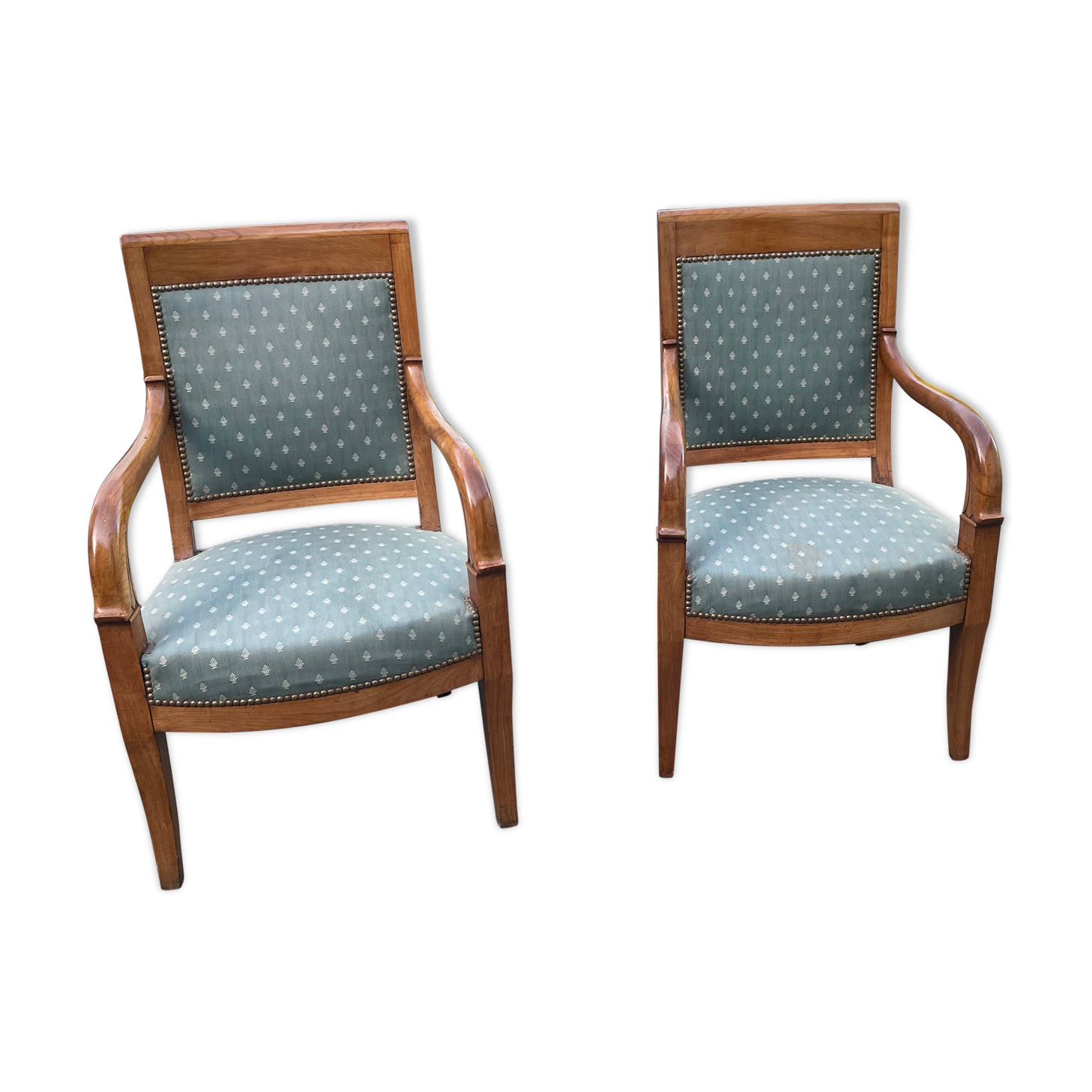 Pair of chair with cherry butt