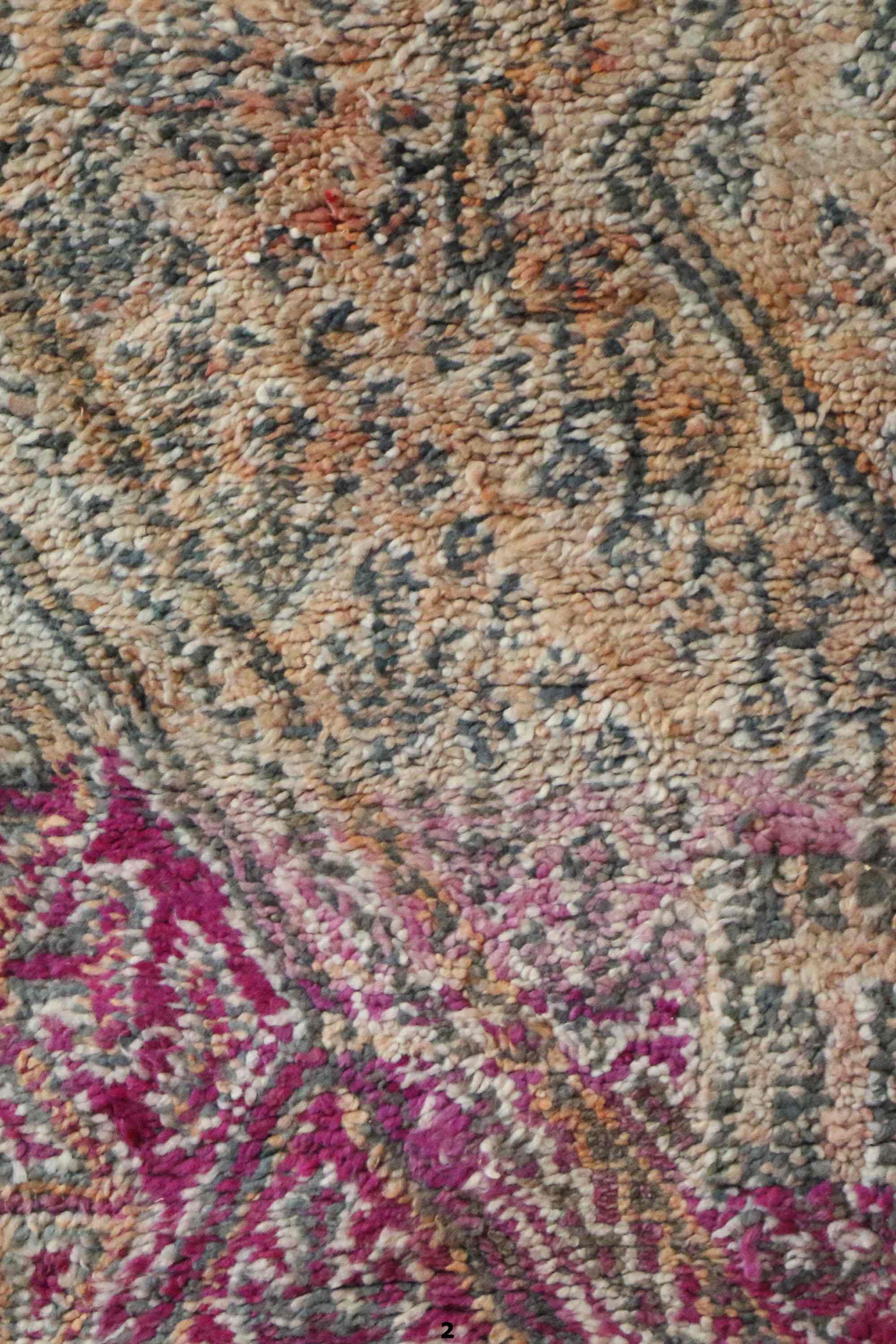 Vintage moroccan carpet - 196 x 285 cm