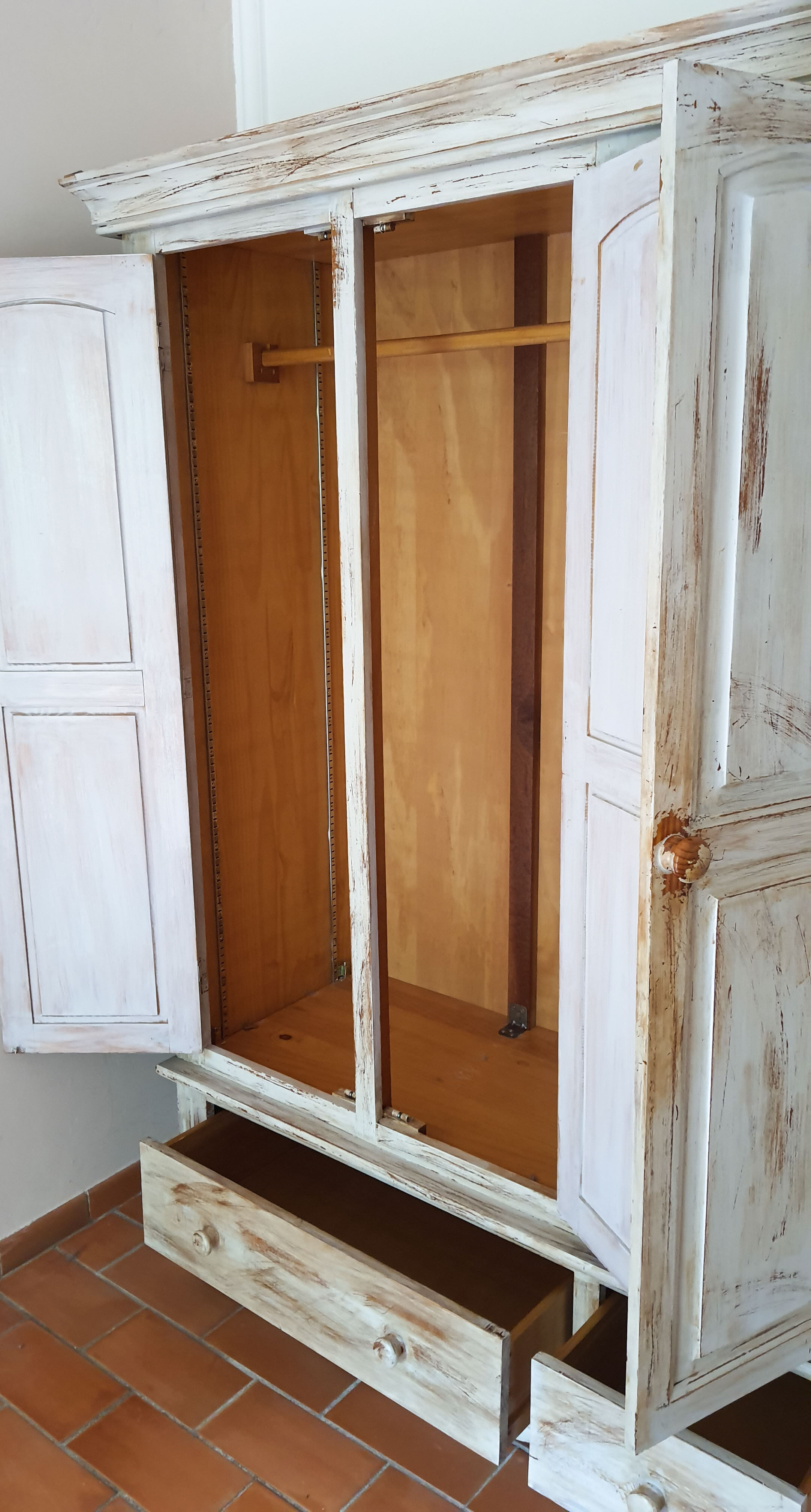 Wardrobe wardrobe 3 doors cerused gray pastel green