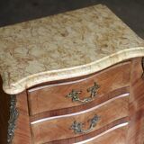 Adorable small veneered chest of drawers.