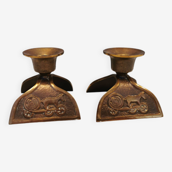 Bougeoirs en bronze du Danois Niels Dam Ravn. Etiquette présente sous les deux bougeoirs