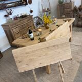 Solid oak table with extensions