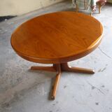 Scandinavian round table