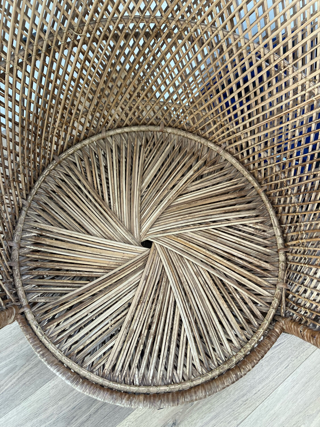 Fauteuil Emmanuelle vintage en rotin