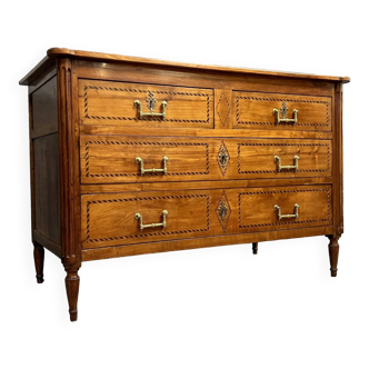 Louis XVI period Grenobloise chest of drawers in marquetry around 1760 opening on the front with 4 out of 3 drawers