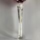 Ensemble de cinq verres à pied en cristal de couleur