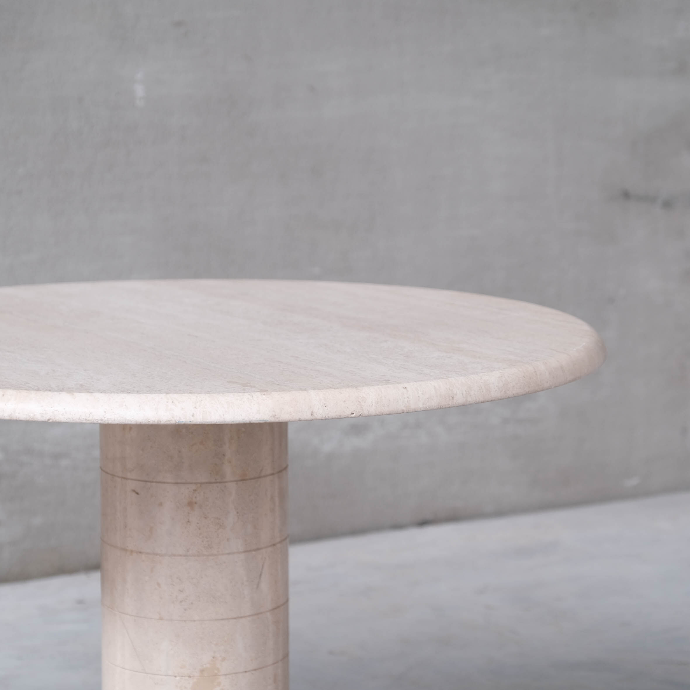 Travertine italian mid-century circular dining table
