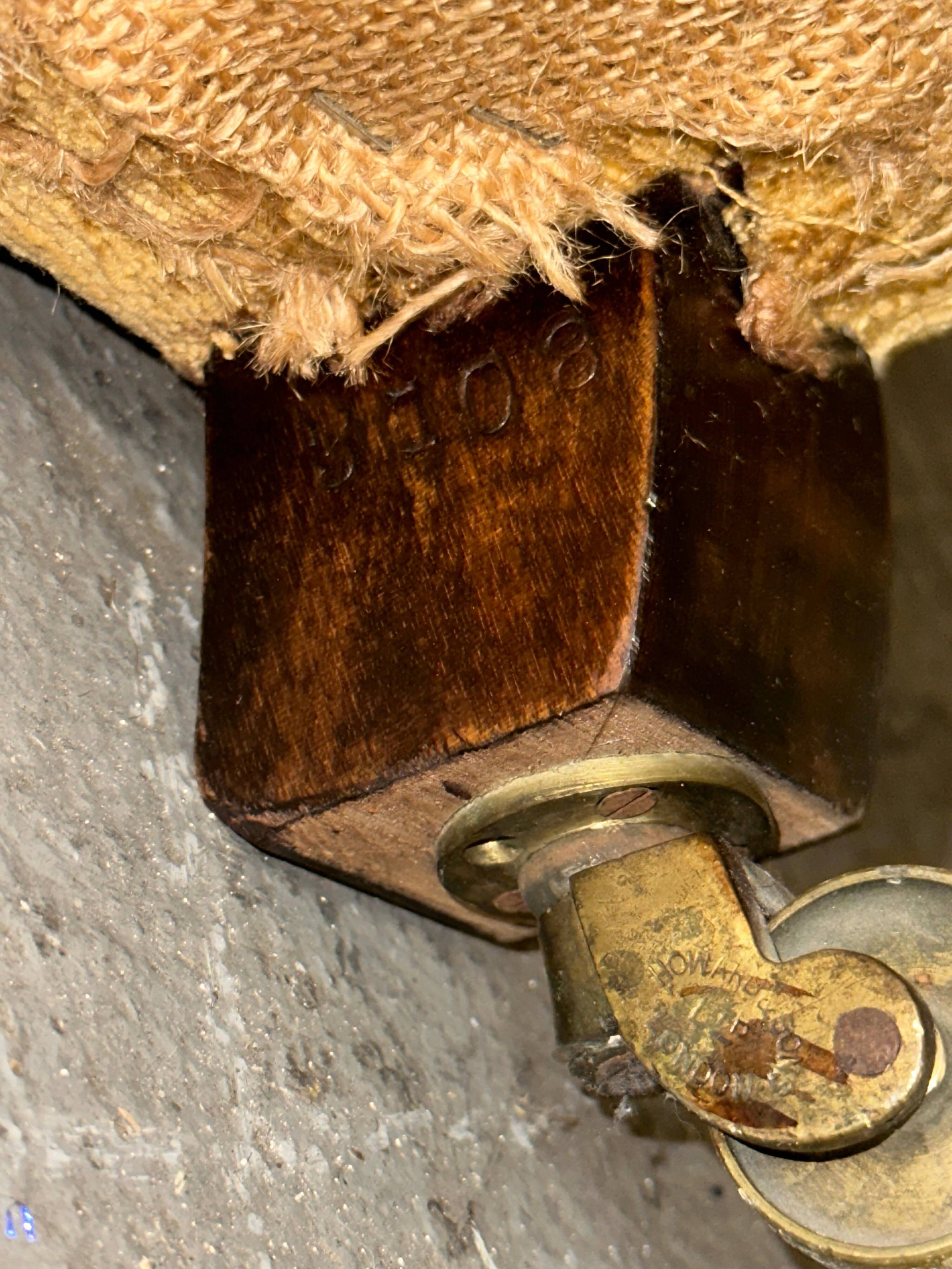 Victorian Howard & Sons 2-3 seater canapé