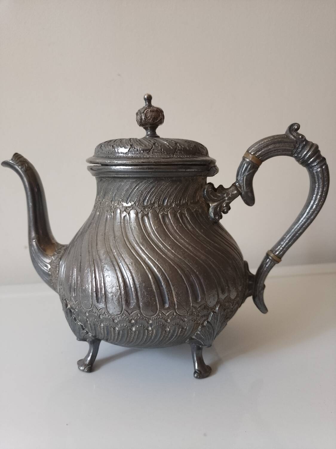 Sheffield teapot, silver, 19th century.