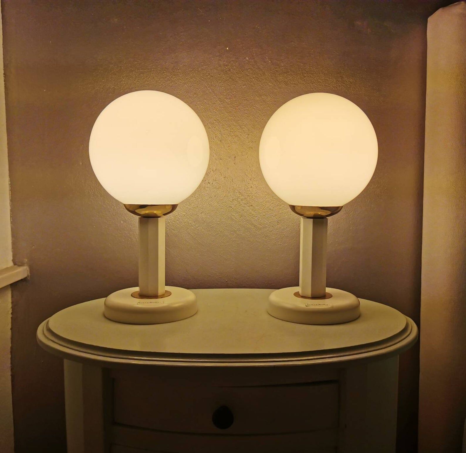 Set of 2 vintage Bony Design table lamps with 80s glass bulb hood