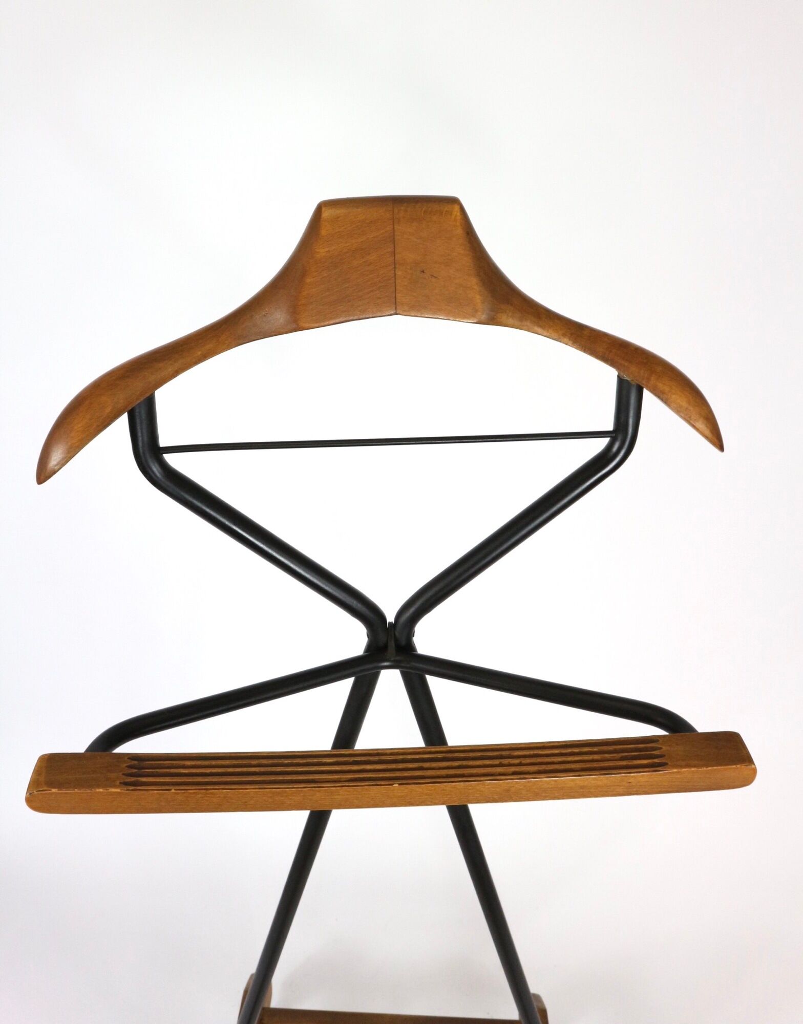Valet serviteur muding années 60 vintage bois et métal peint en noir