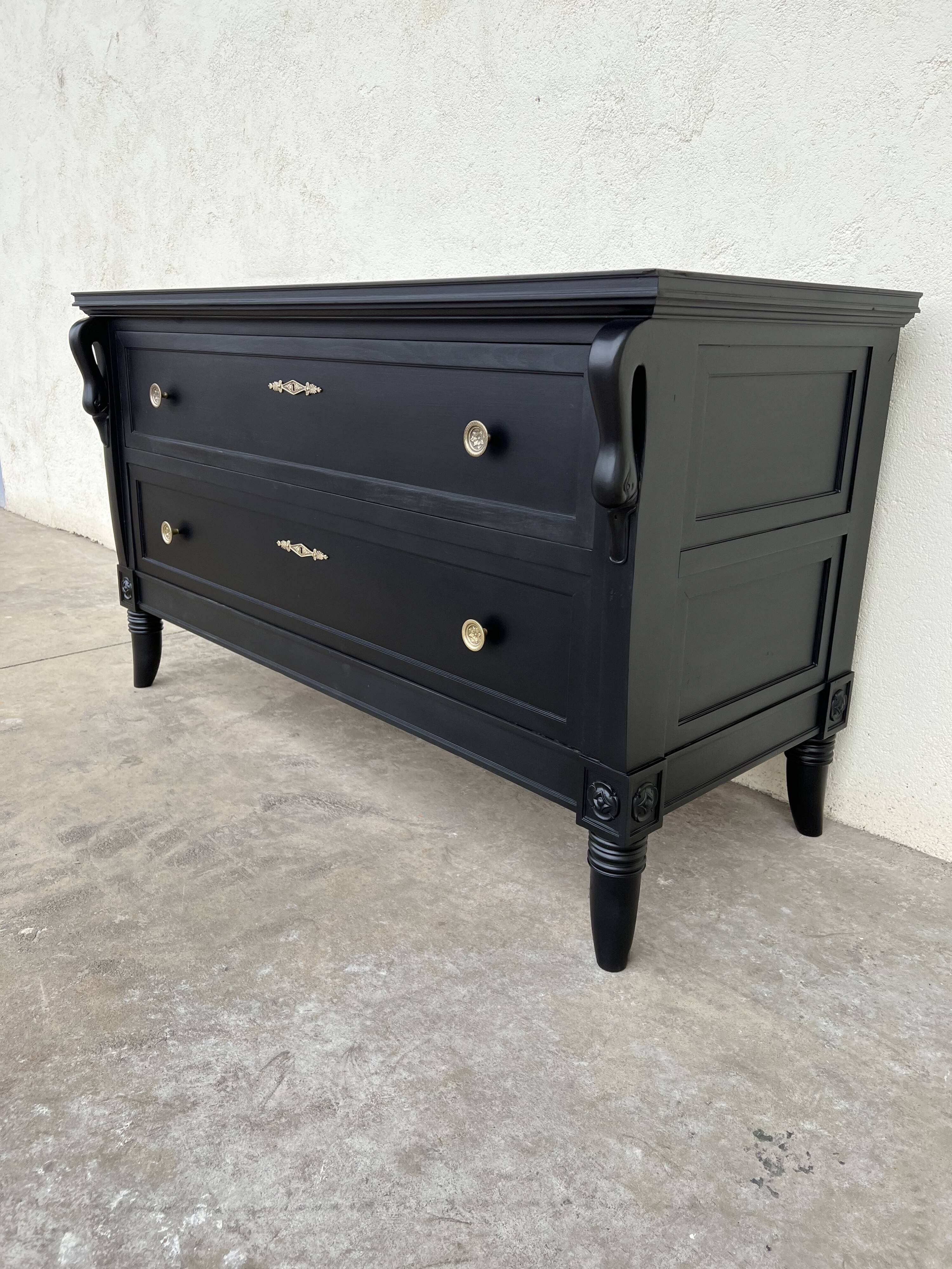 Pants dresser