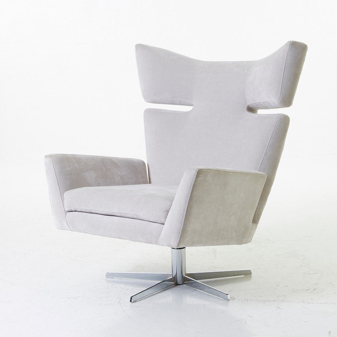 Eduardo Eichholtz swivel armchair