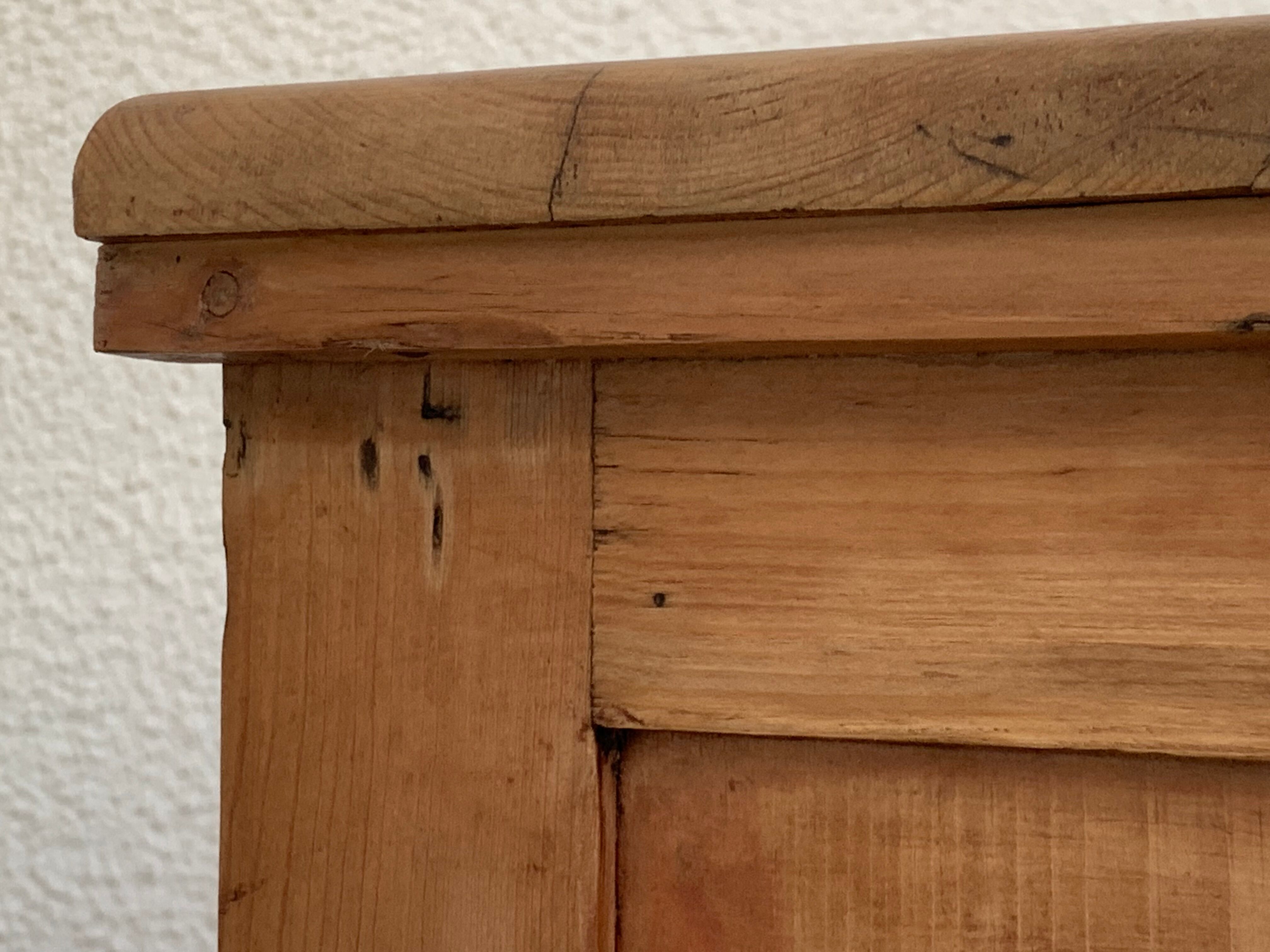 English style chest of drawers 1920 pine and pitchpin