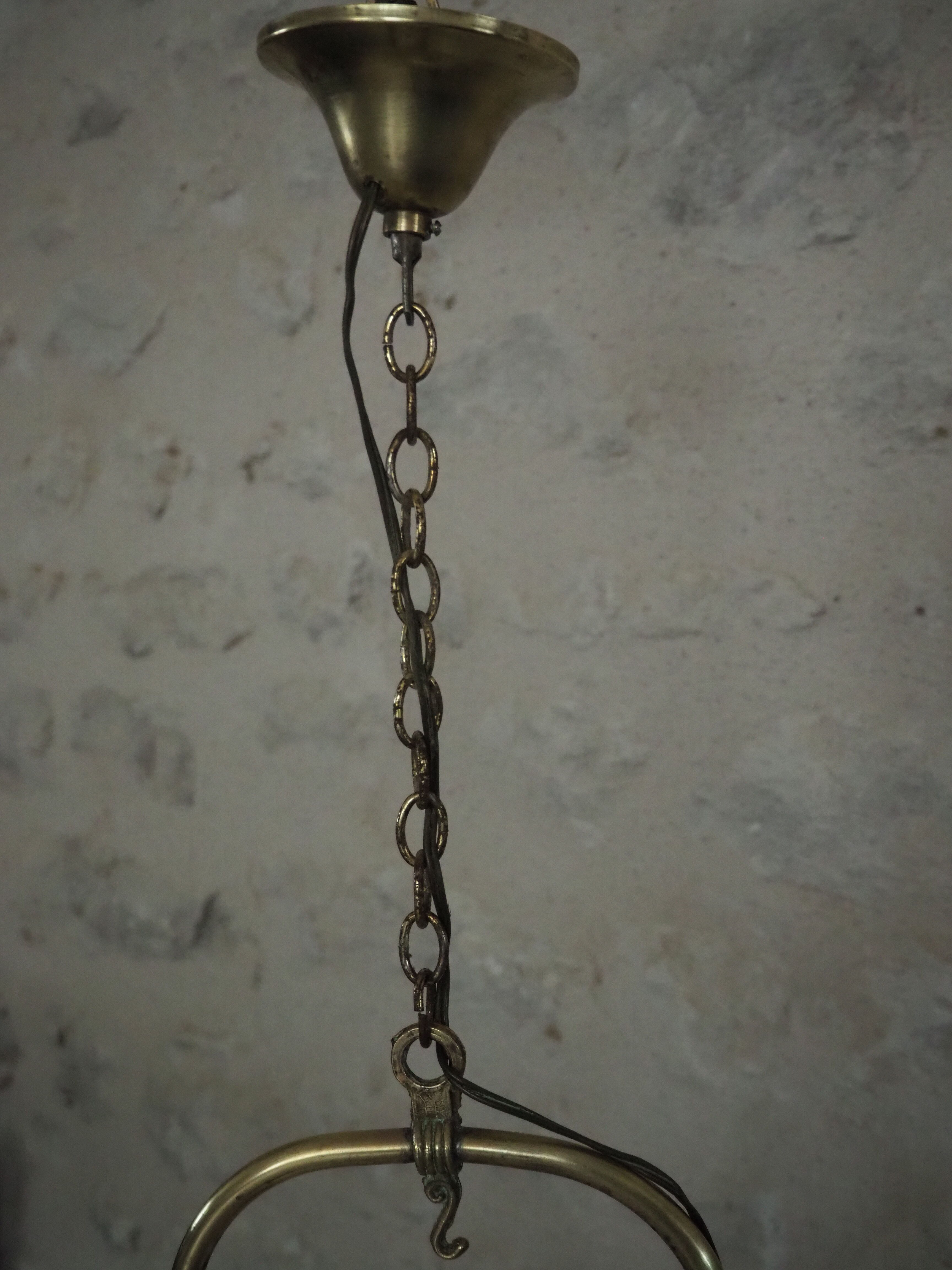 Old suspension in opaline and brass