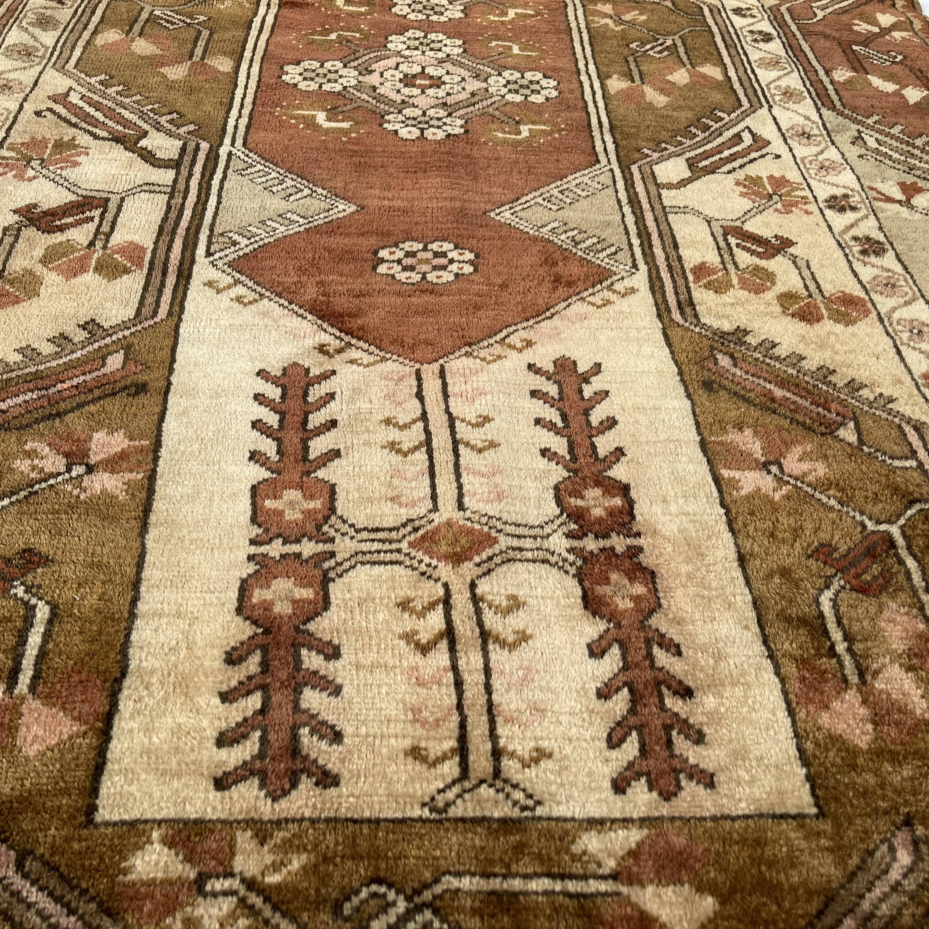 Vintage Turkish Milas Rug , 250 x 133 cm