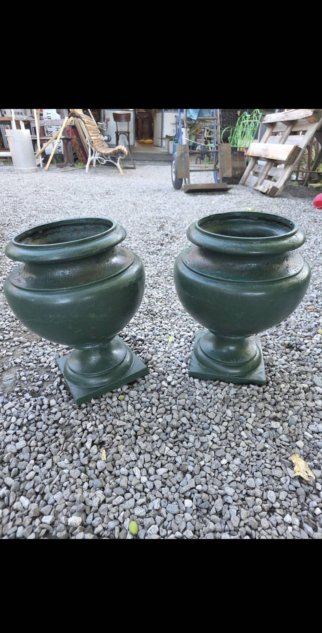 Paire de vases medicis en fonte du XIXème