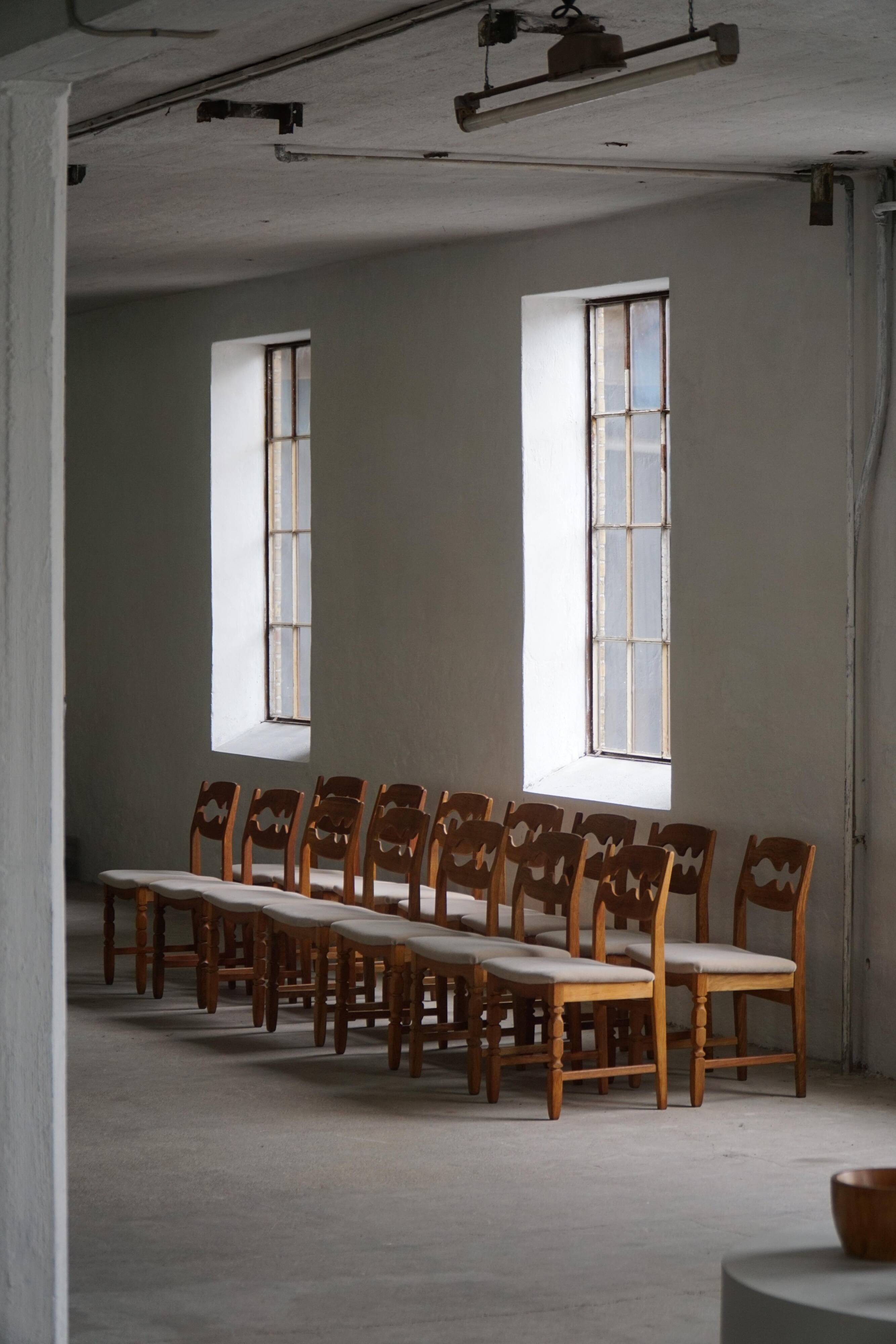 Set of 6 "Razorblade" dining chairs by Henning Kjærnulf in oak and mohair, 1960s.