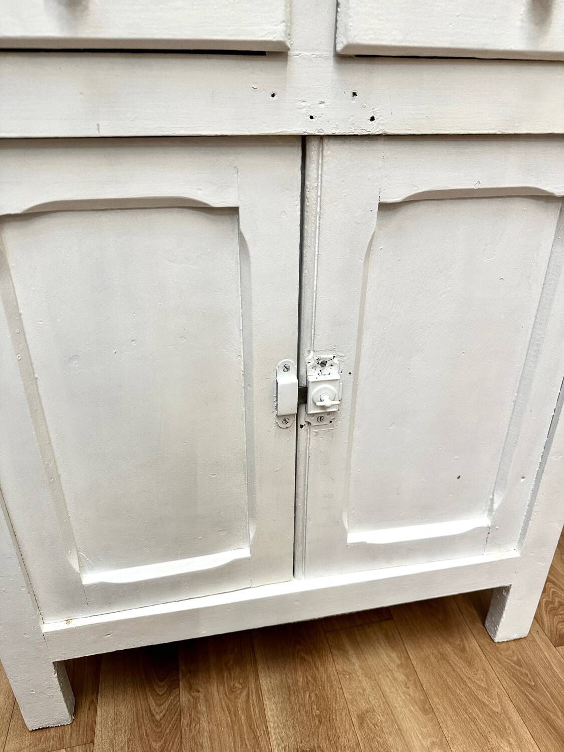 White Parisian sideboard