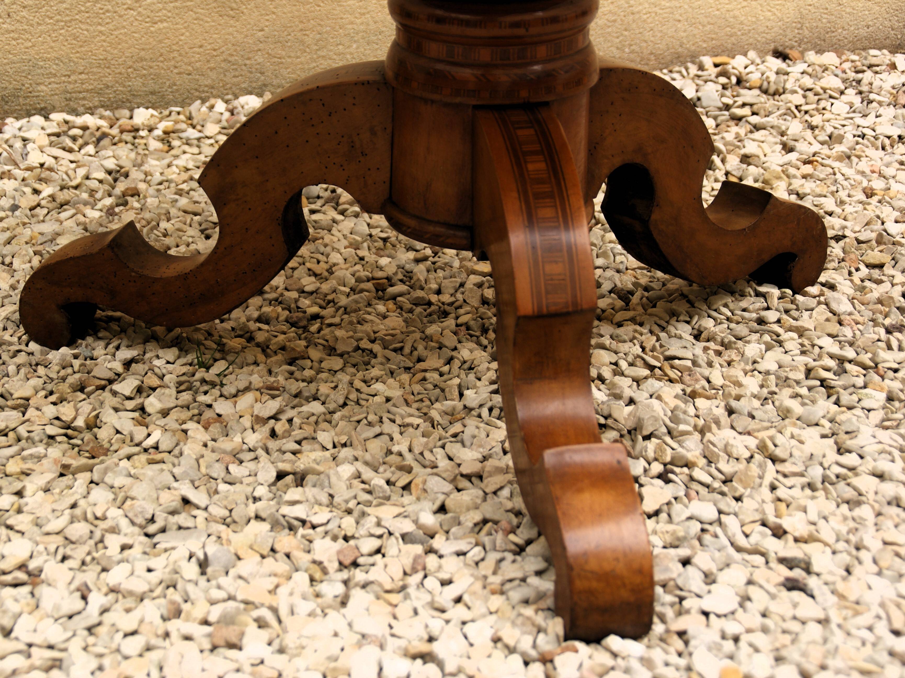 Guéridon tripode en Marqueterie XIXe