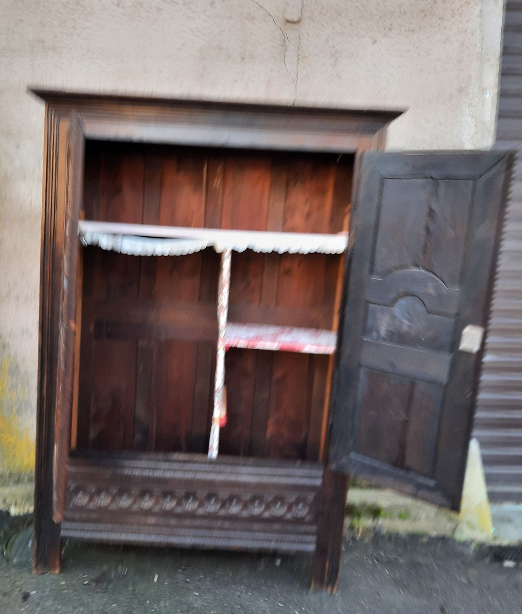 Breton wardrobe from the country of Leon of the 19th century
