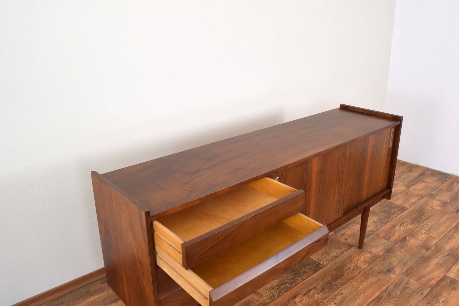 Mid-Century Polish Walnut Sideboard from Bytomskie Fabryki Mebli, 1960s.