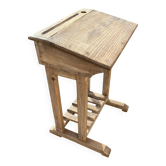 Vintage: Very old school desk