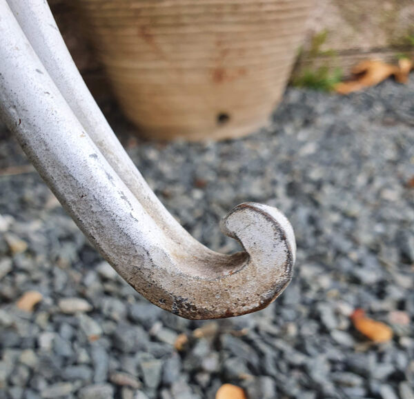Chaise de jardin en fer forgé