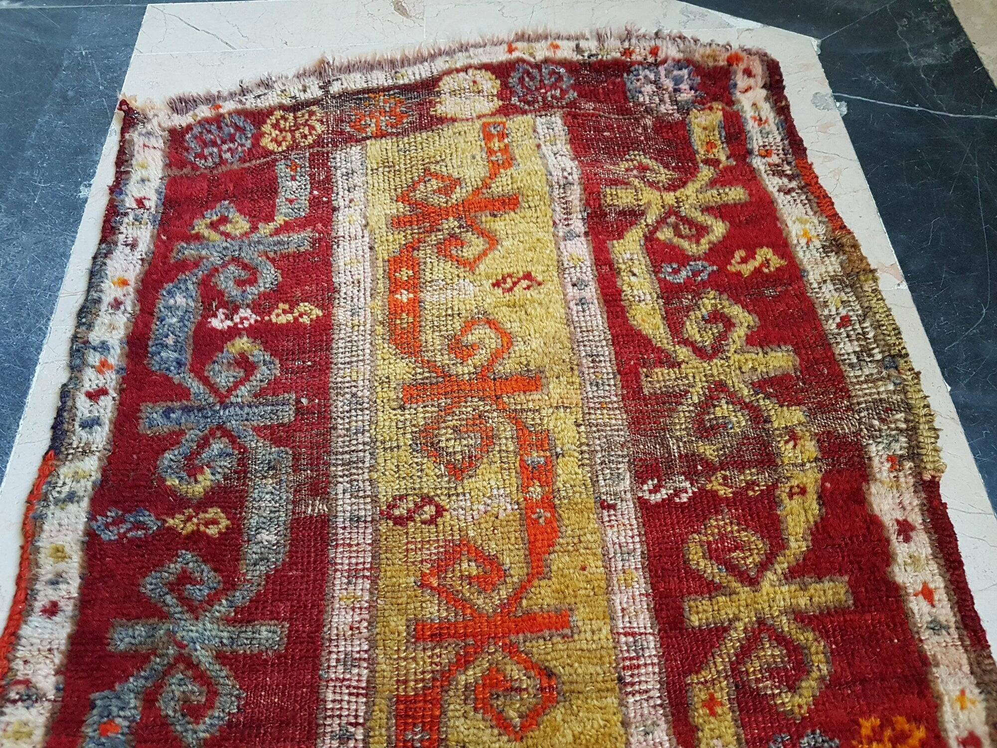 Vintage Turkish Oushak rug 57x98 cm