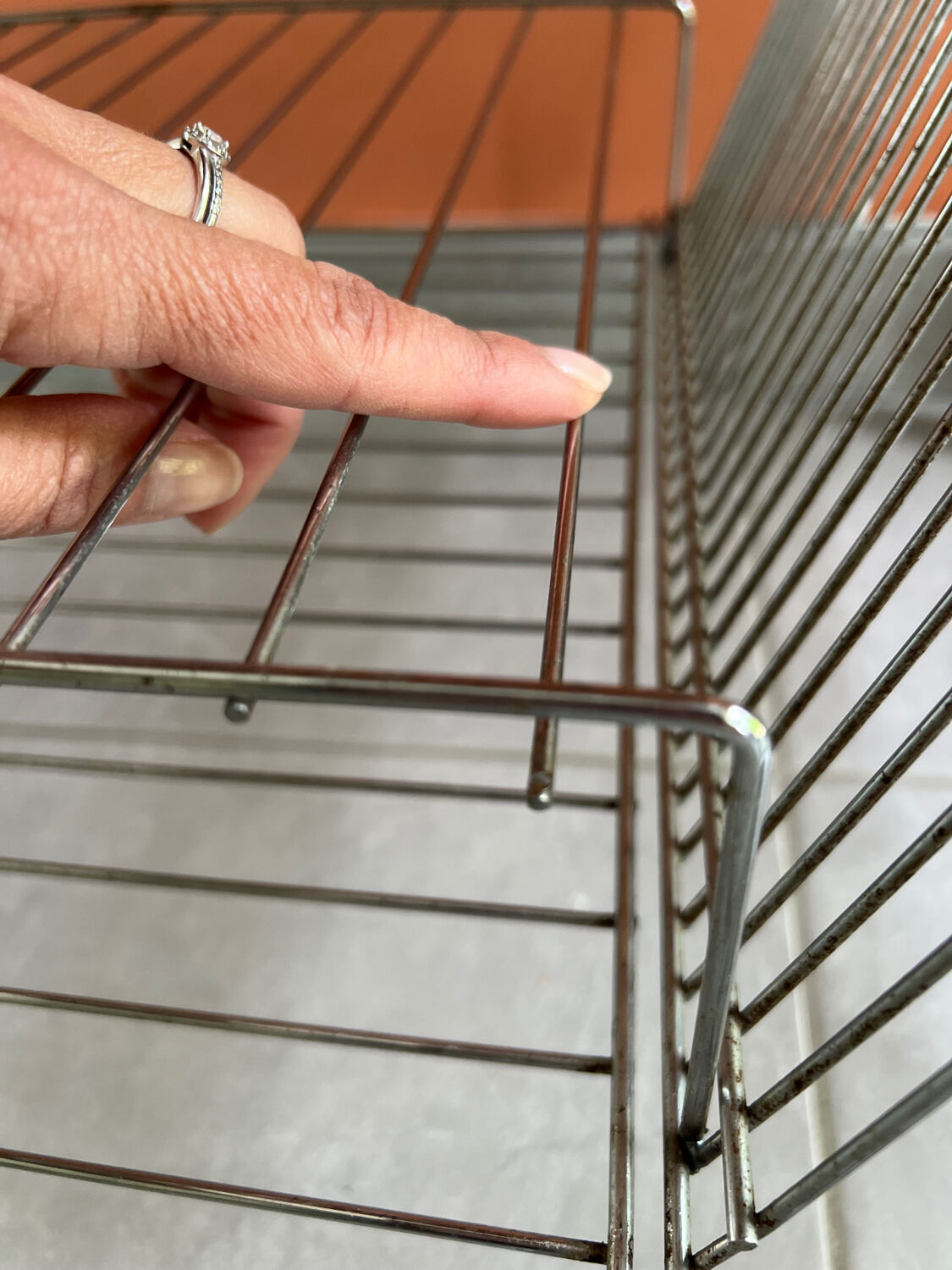 Table for turntable and vinyls