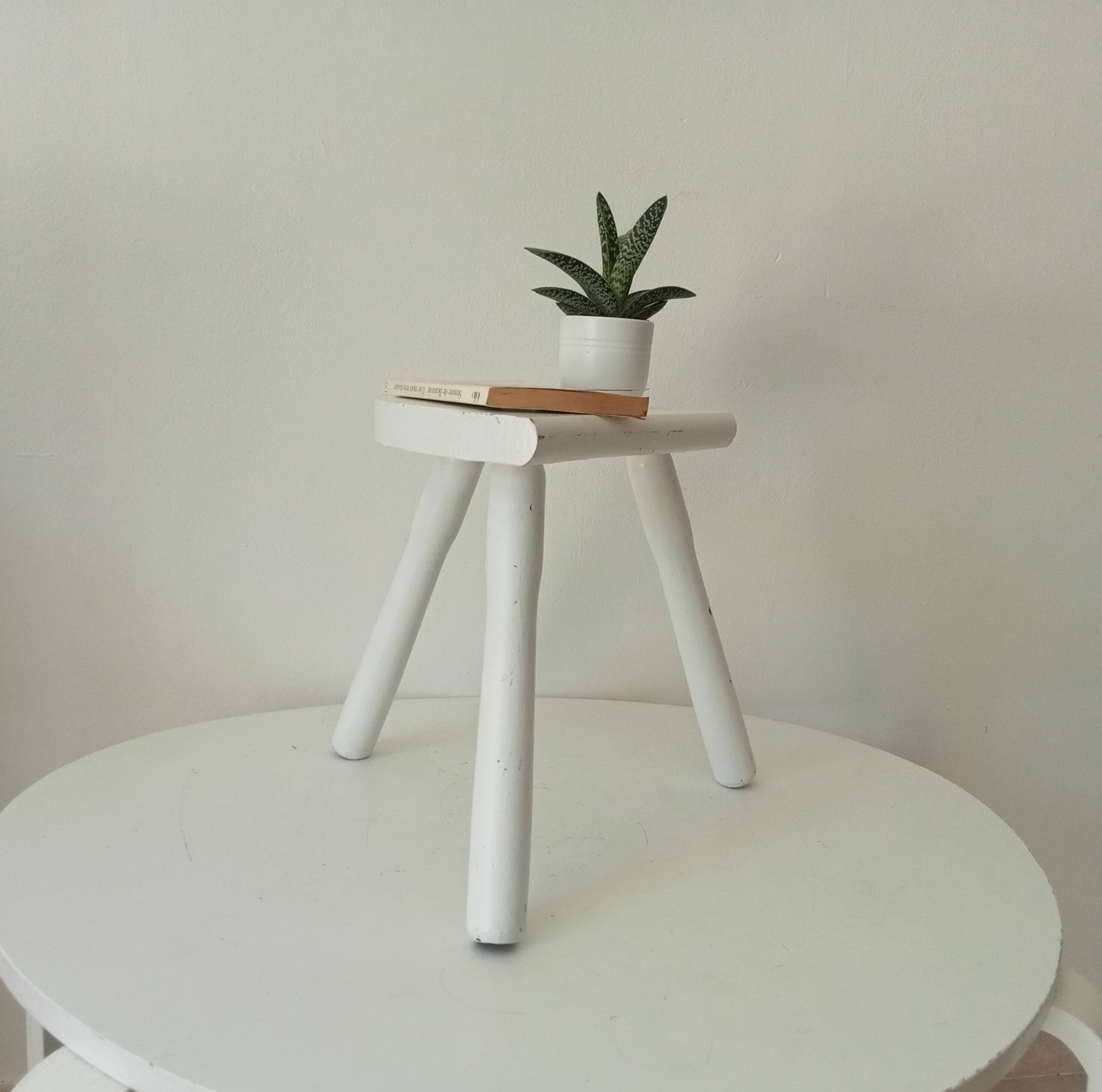 Vintage tripod milking stool