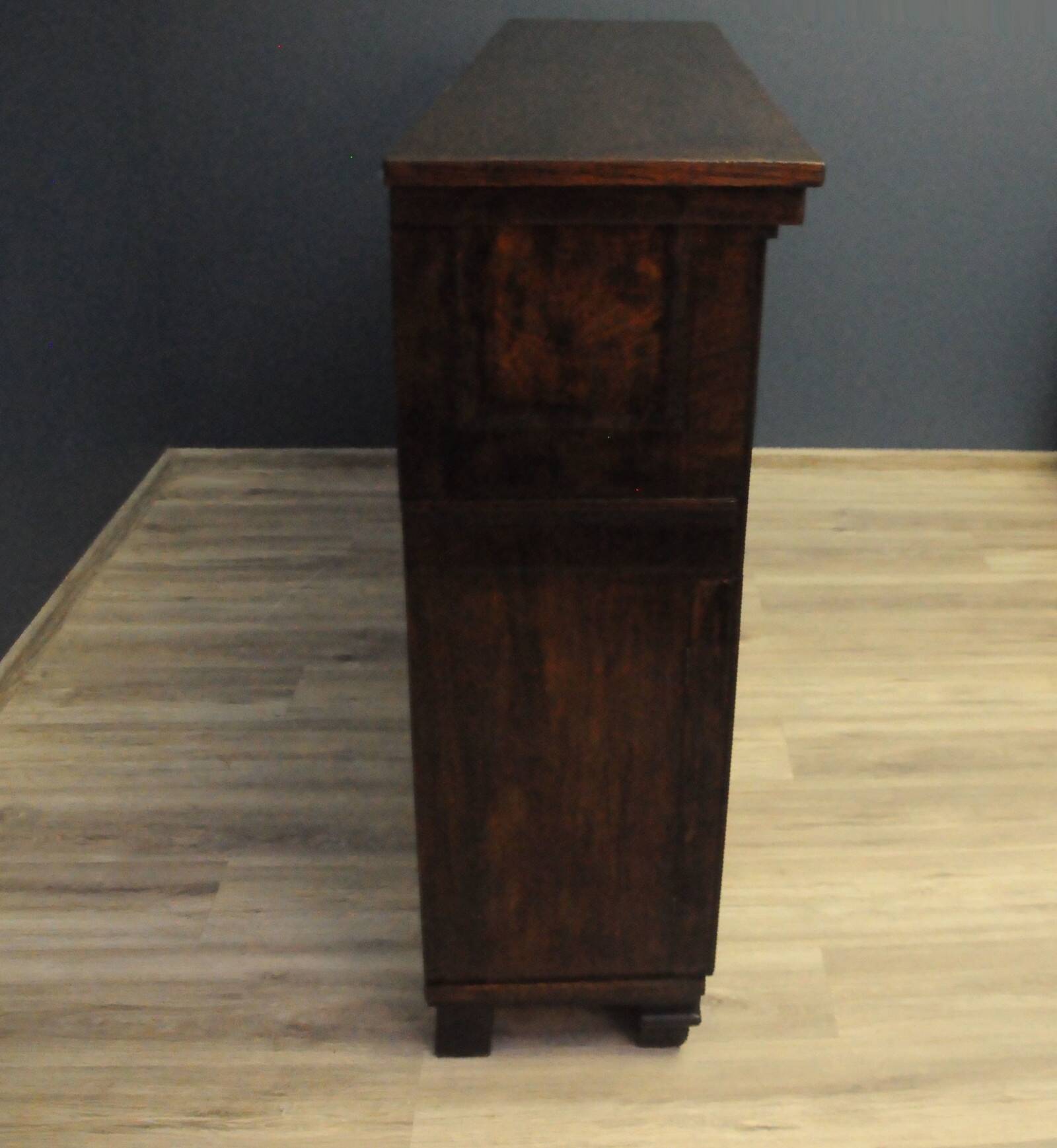 Impressionnante commode scandinave des années 1920