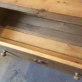 Commode pin