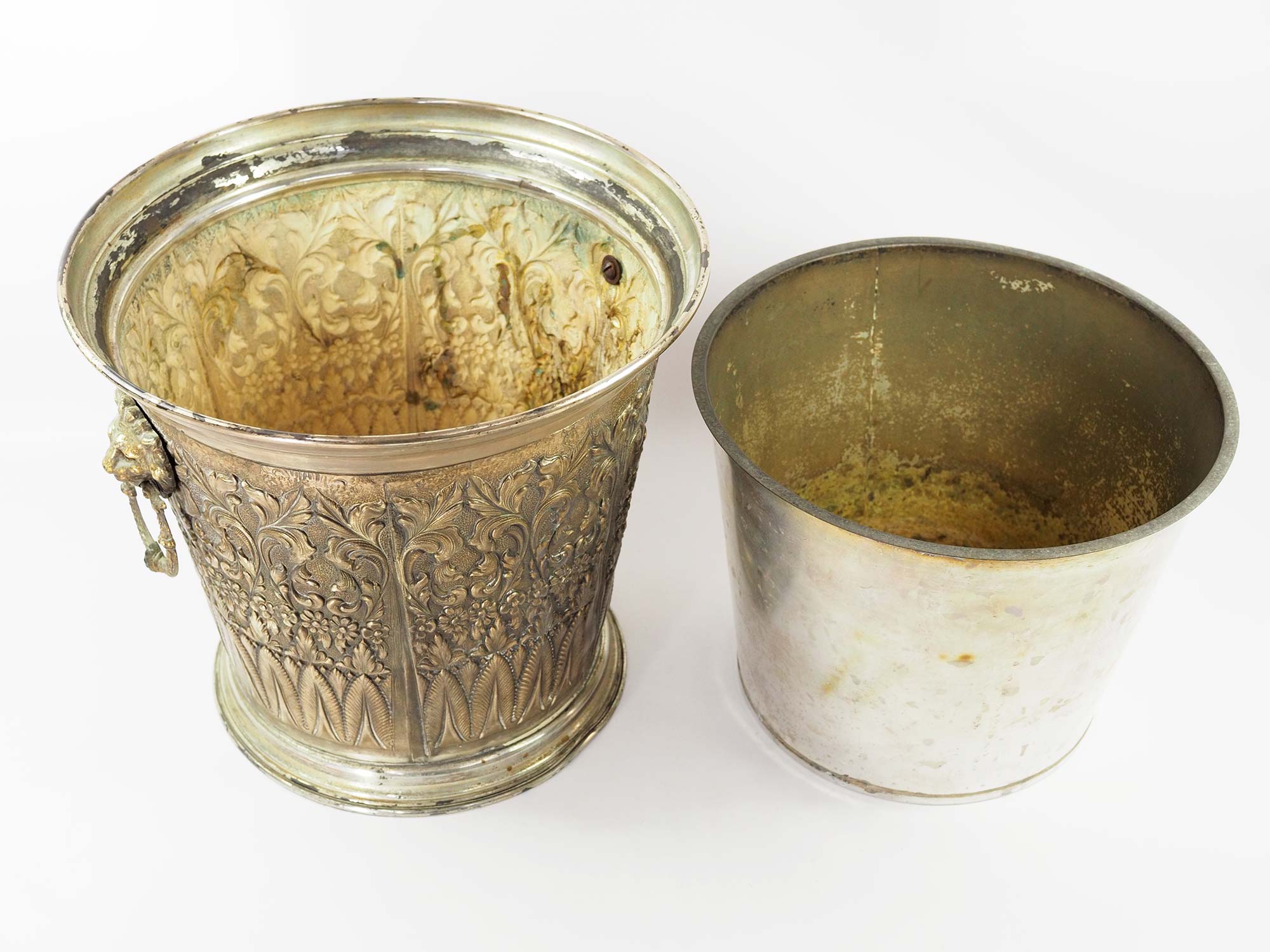 Champagne bucket in brass regrowth silver with lion handles, 1900s