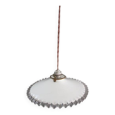 Suspension ancienne en opaline blanche