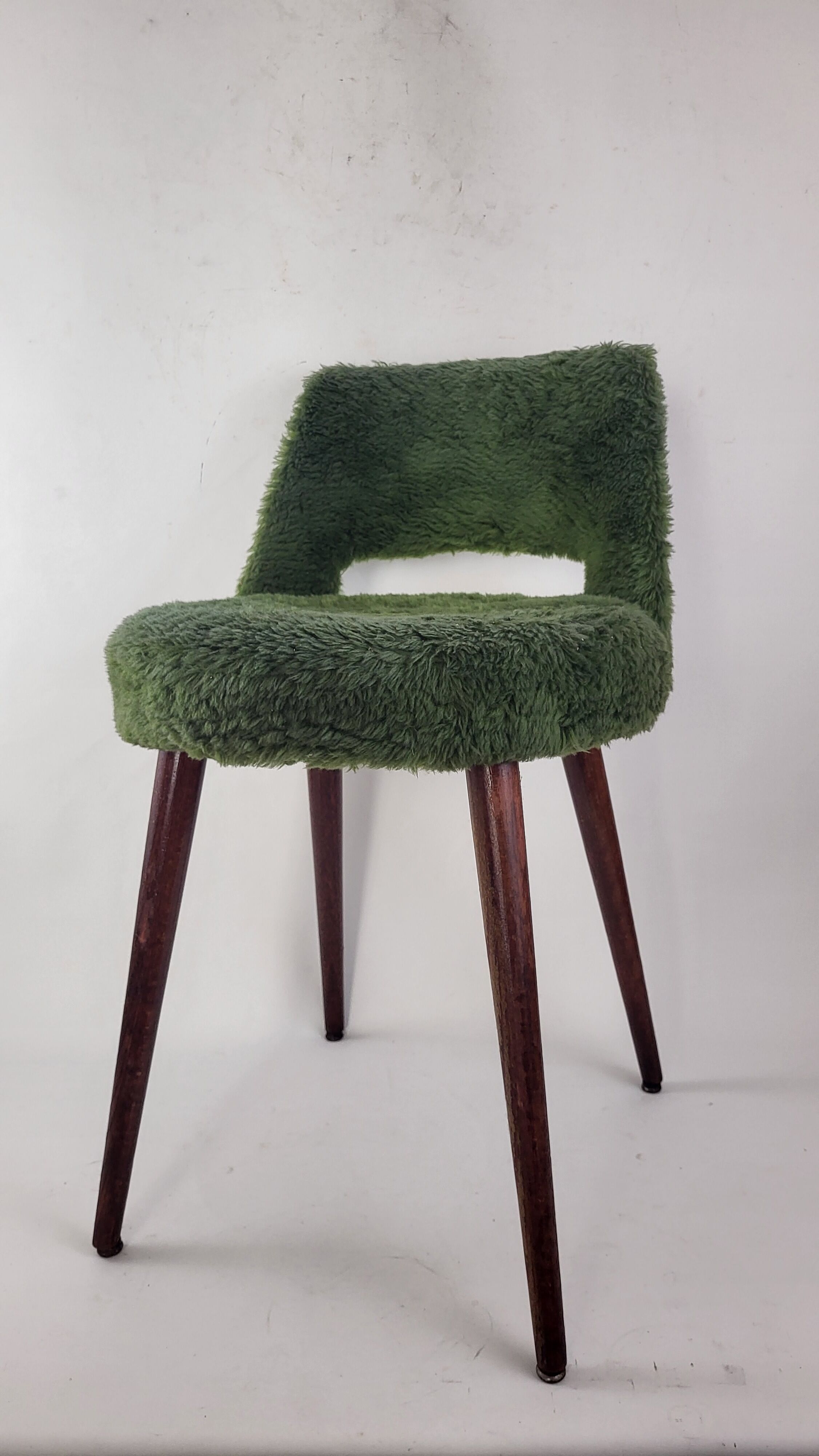 Green fur chair "moumoutte" 60s