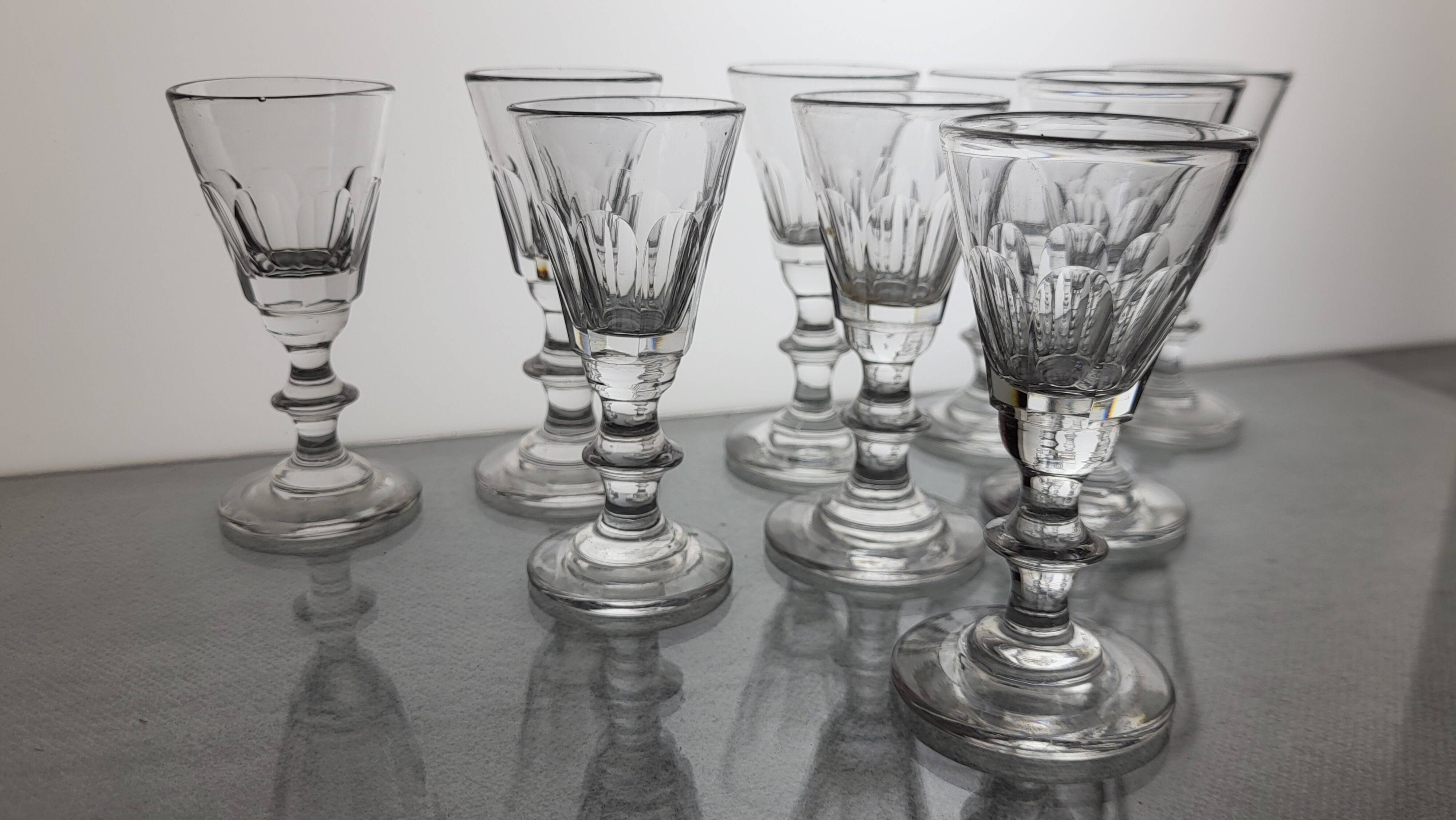 9 verres digestif en cristal Forme Baccarat Caton