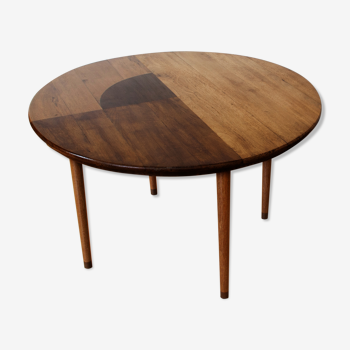 Low table in oak