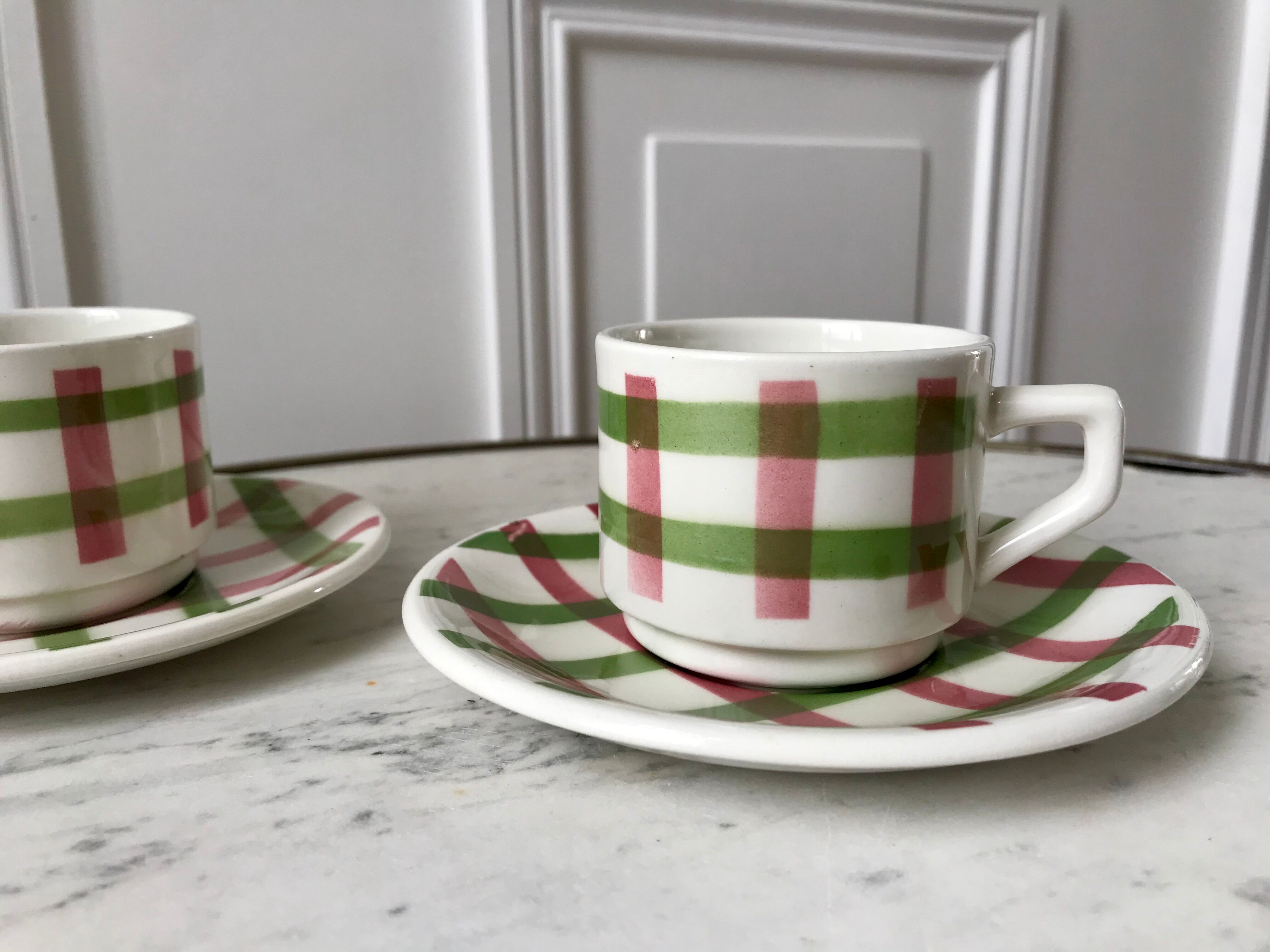 Duo de tasses et sous-tasses à café motif écossais / vichy années 50
