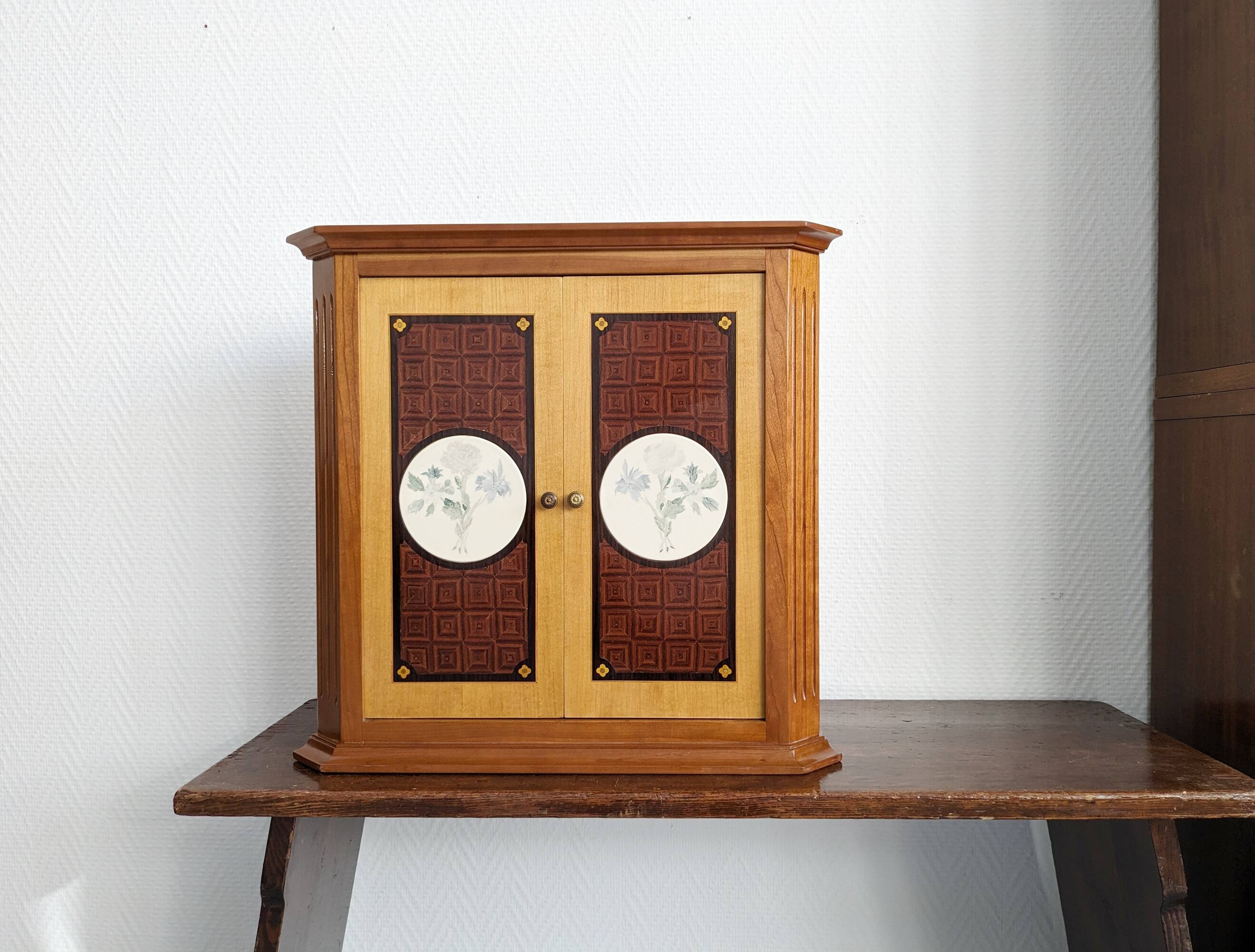 Wall cabinet with inlays, corner cabinet