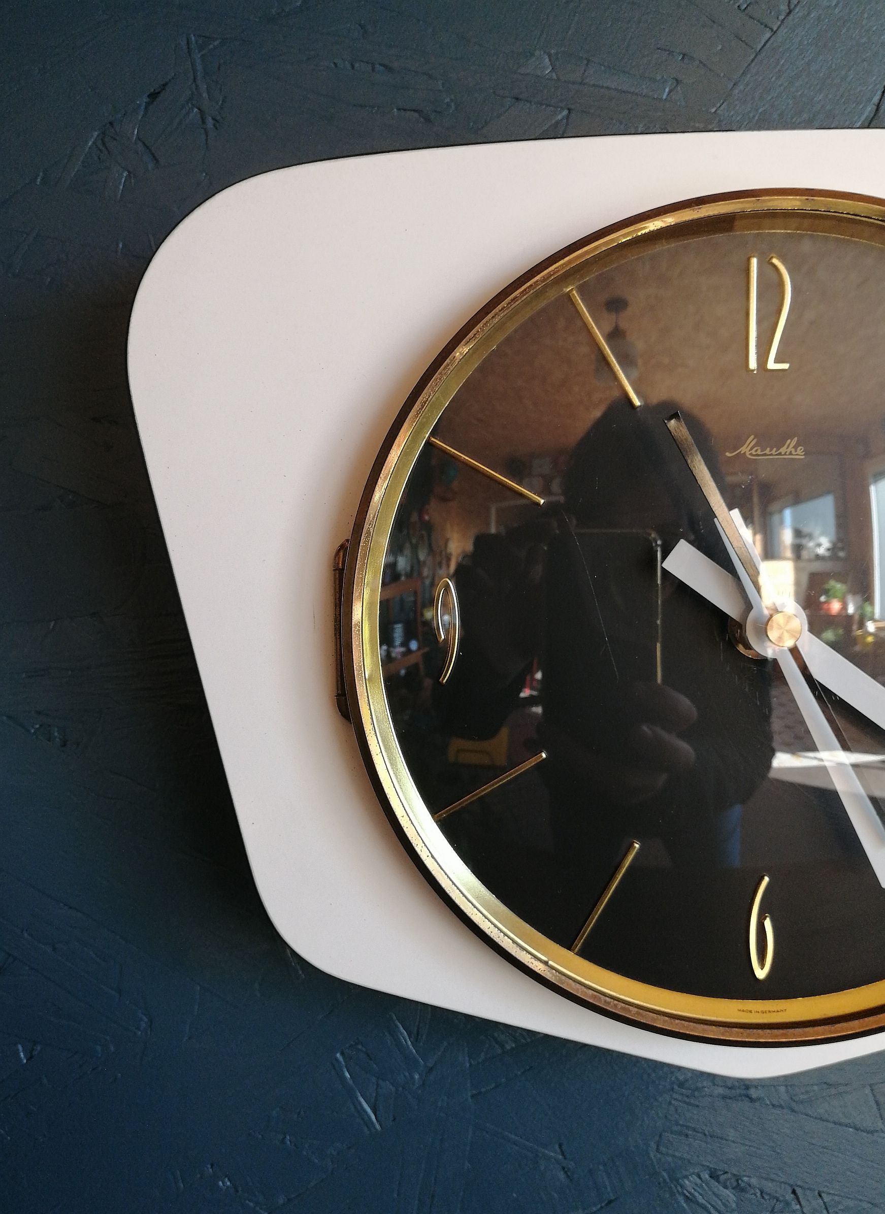 Horloge vintage pendule murale "Mauthe Blanche et Noire"