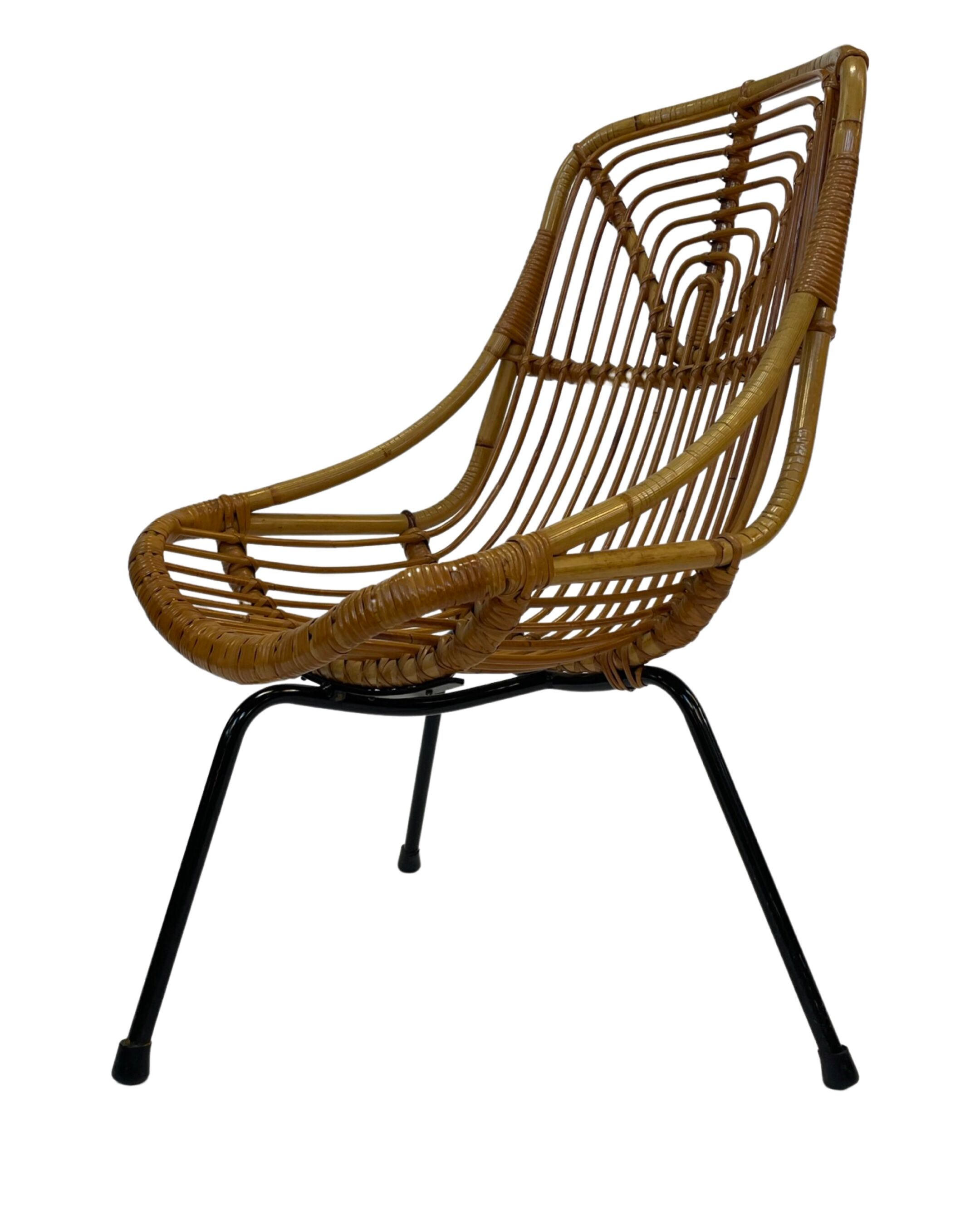Tripod Rattan easy chair by Dirk van Sliedregt Rohe Noordwolde 1960 in the Netherlands