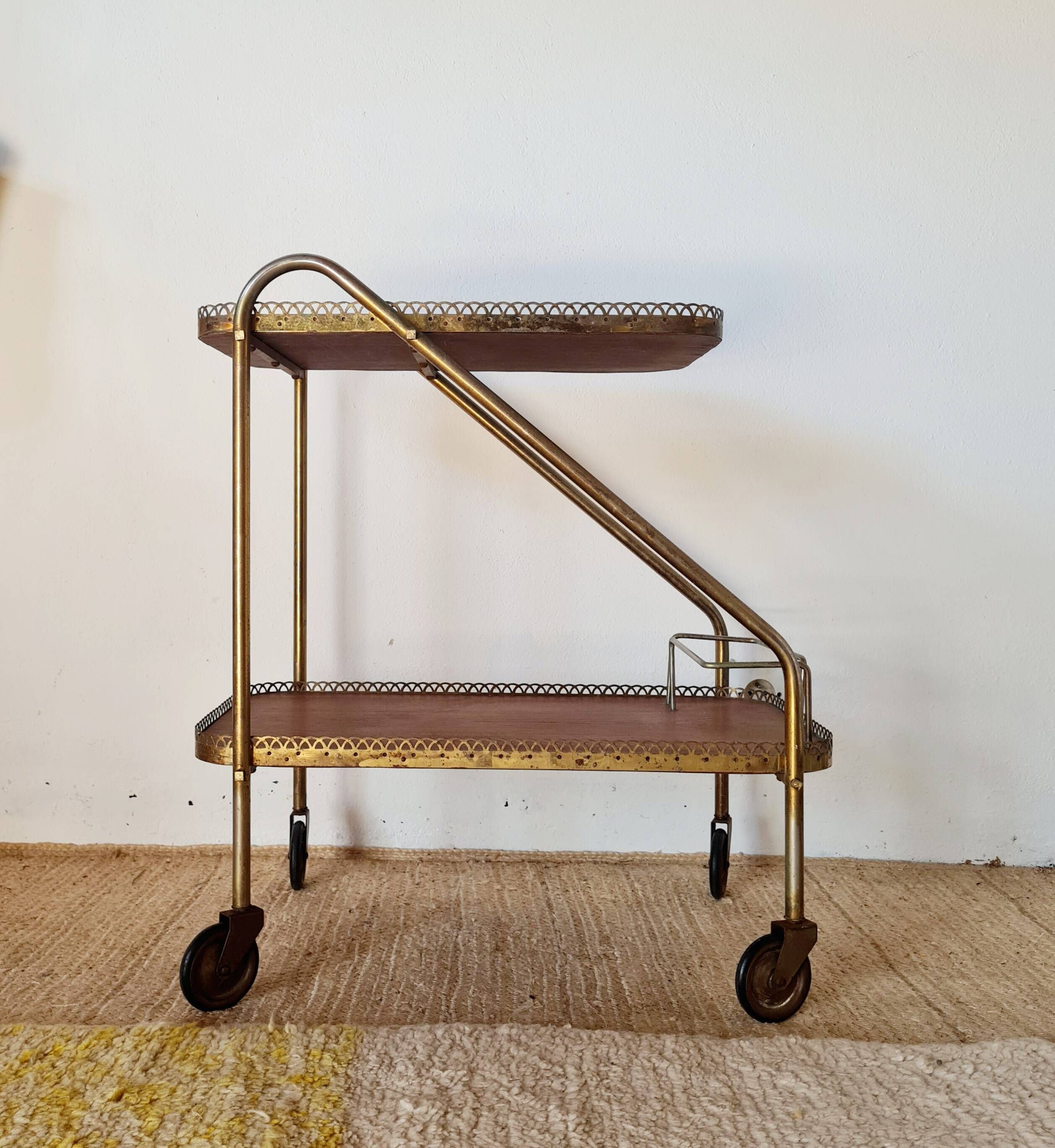 Vintage 1950s dessert bar - Gold metal and wood formica trays