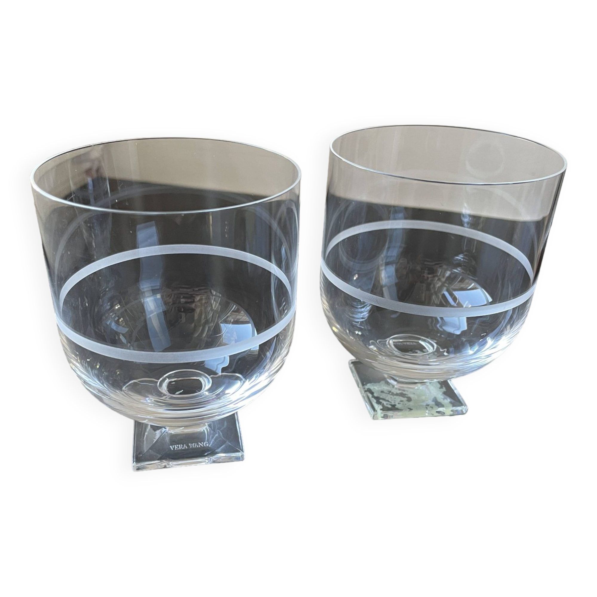 2 Vera Wang Bande wine glasses