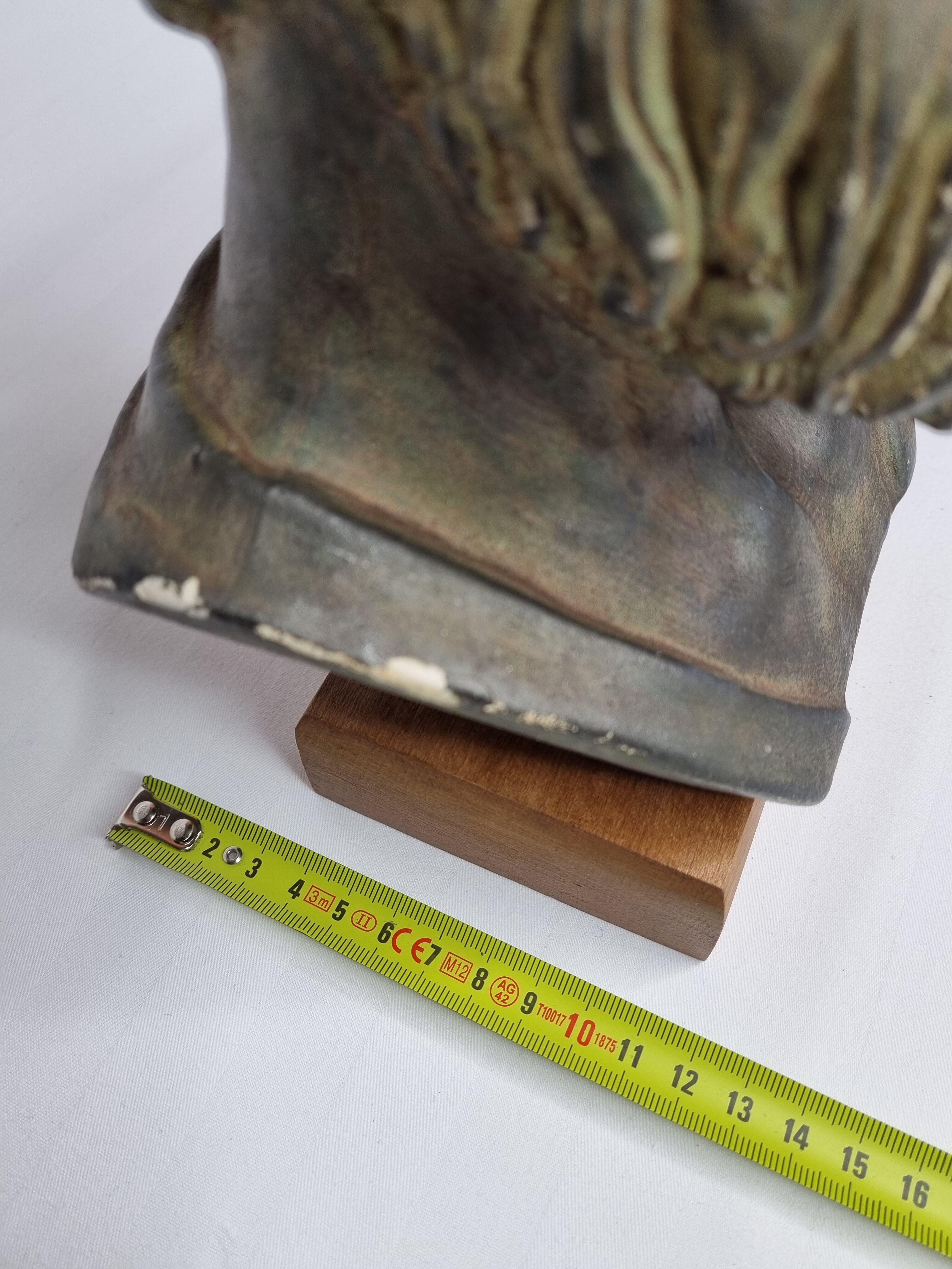 Buste d'Hippocrate en plâtre à l'imitation du bronze, 27 cm
