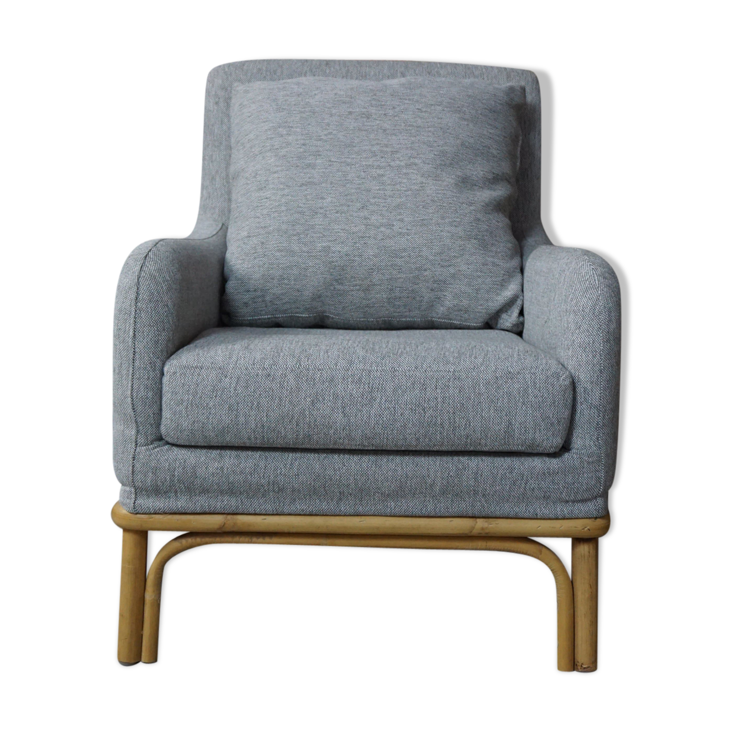 Cocooning rattan chair