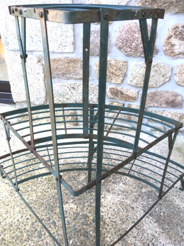 Plants holder metal florist