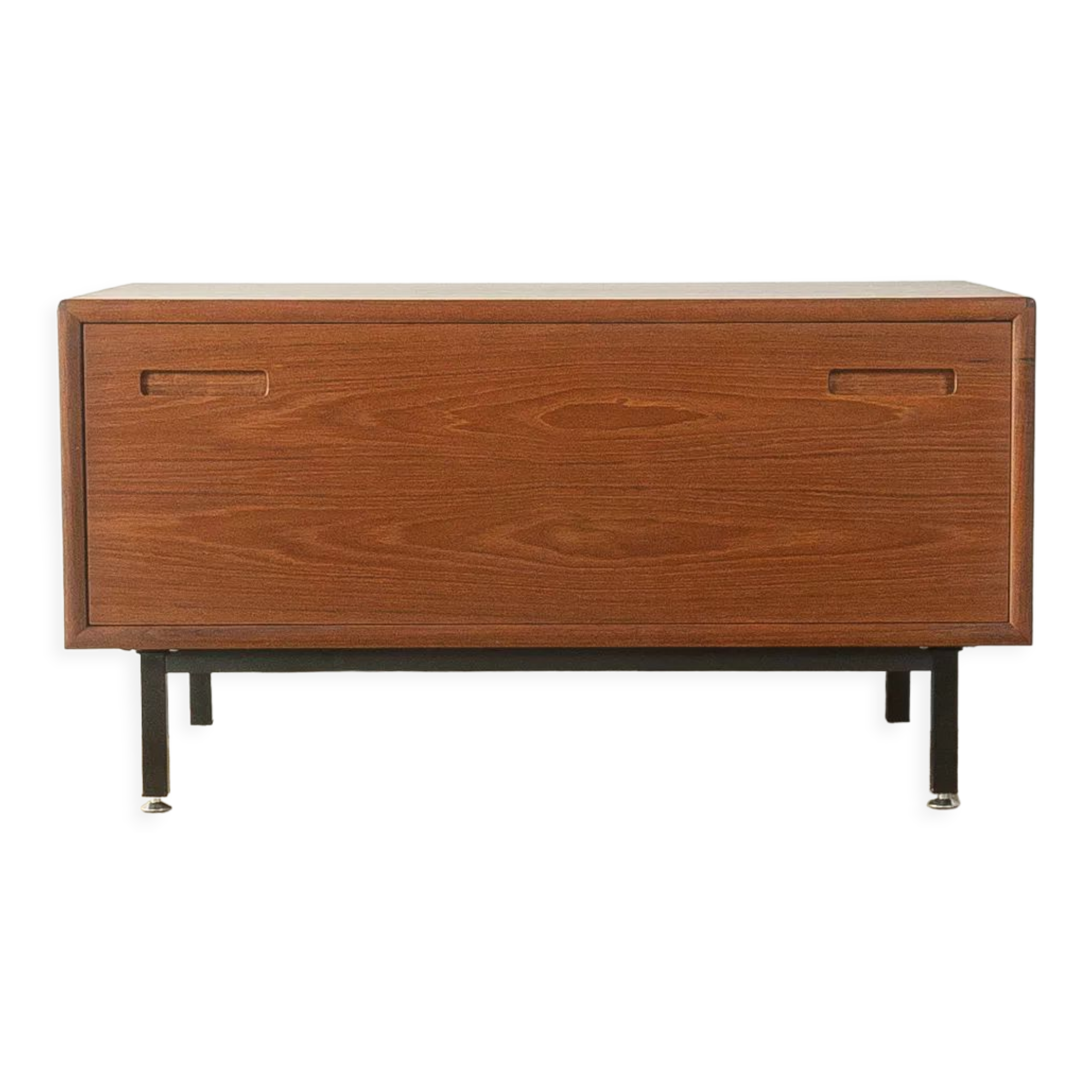 1960s Dresser