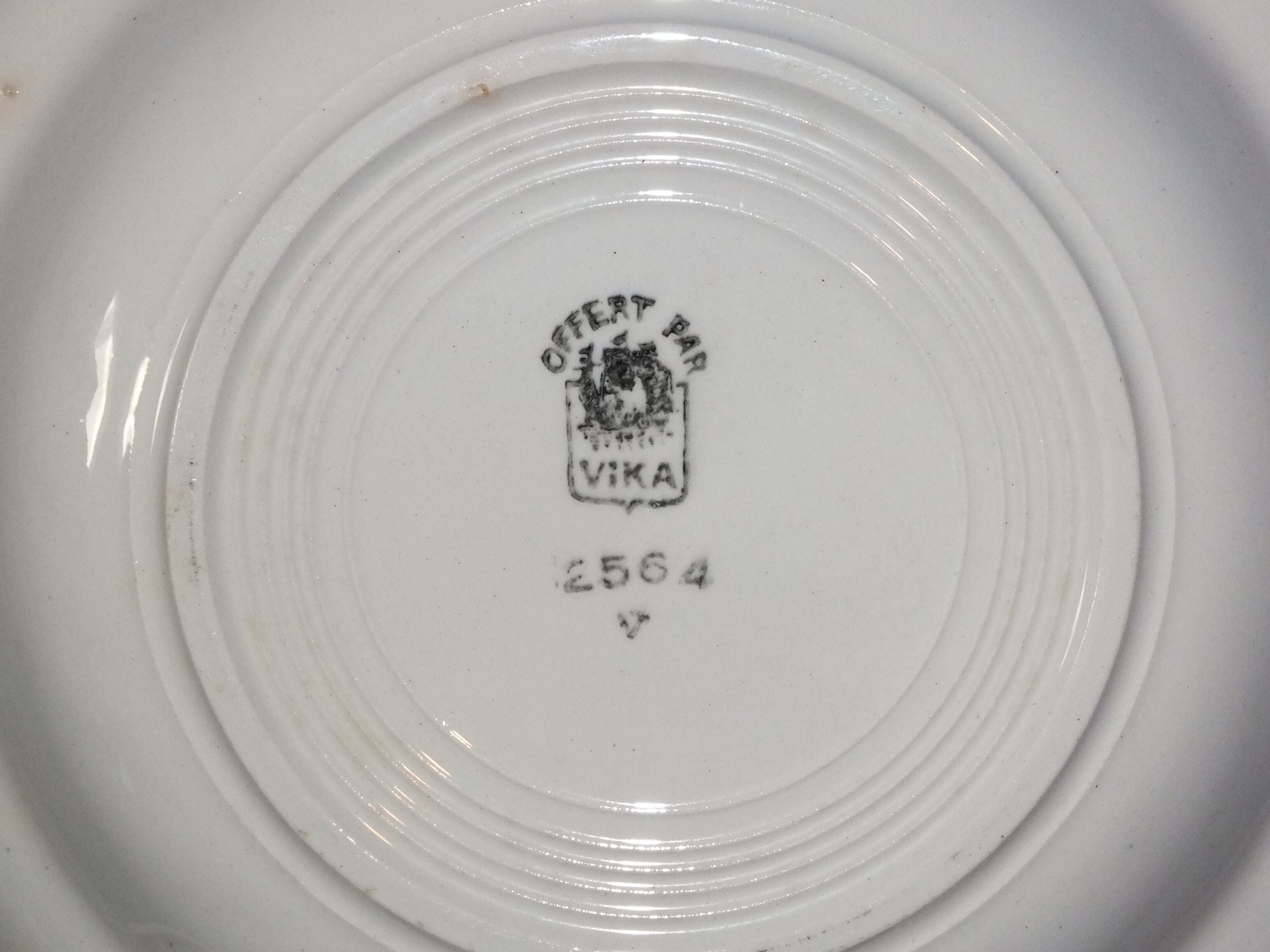 6 Vintage hollow plates - Vika in Iron Land - Sté Amandinoise